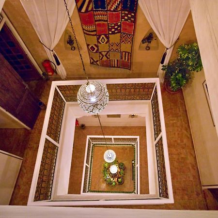Au Riad Laylati Szavíra Kültér fotó