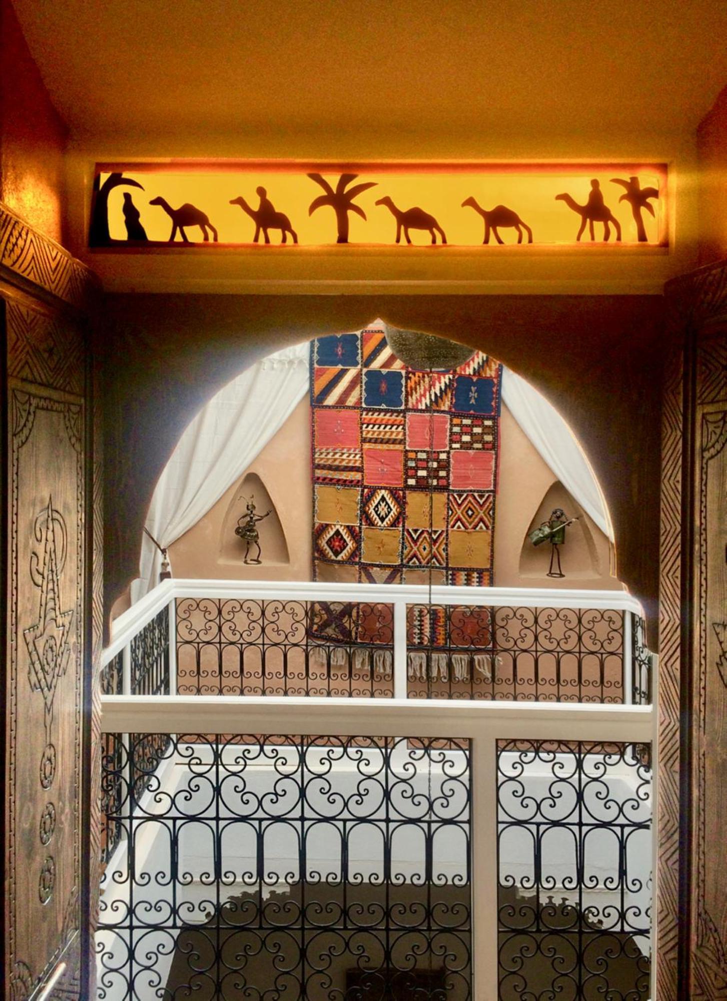 Au Riad Laylati Szavíra Kültér fotó