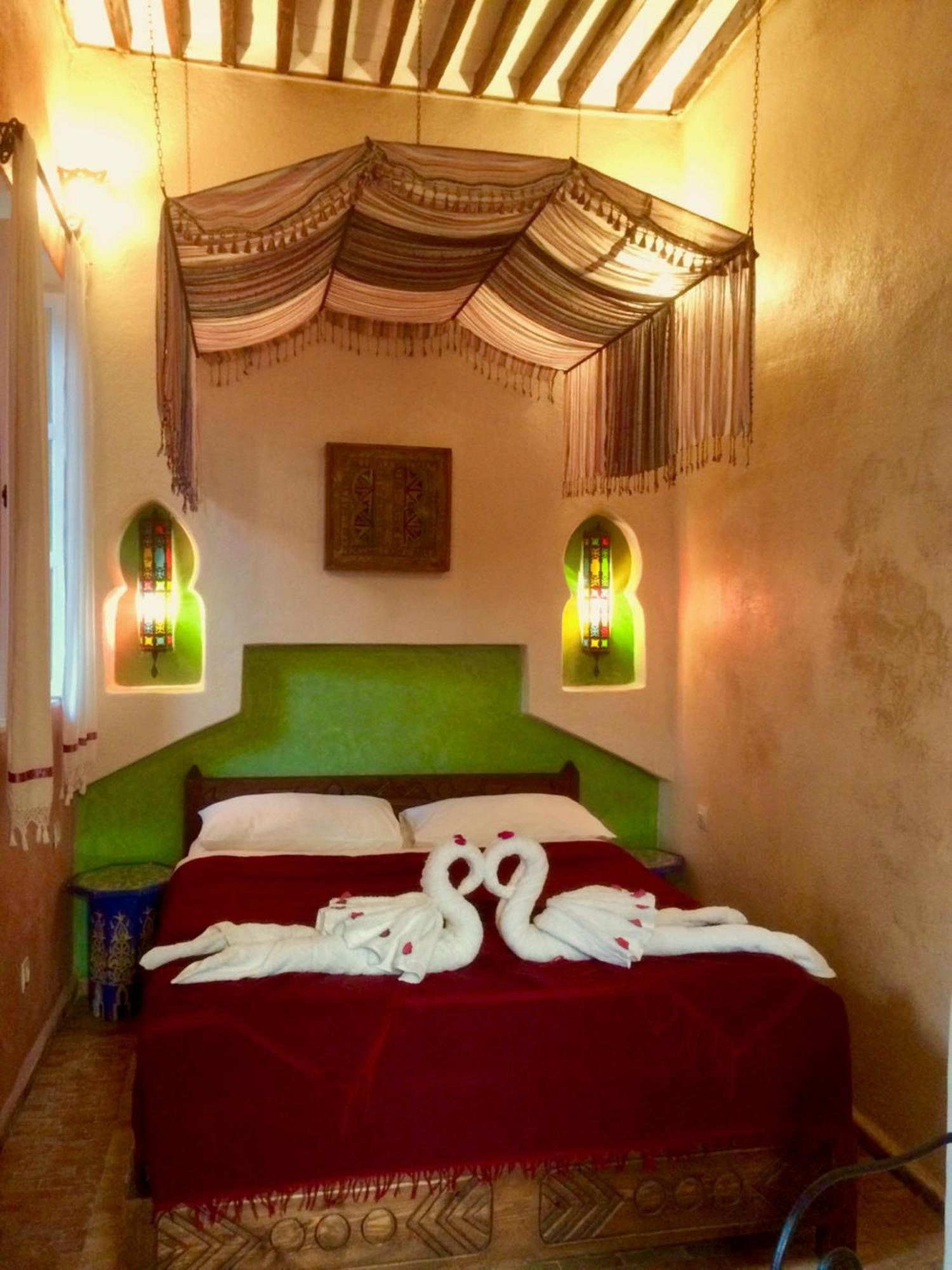 Au Riad Laylati Szavíra Kültér fotó