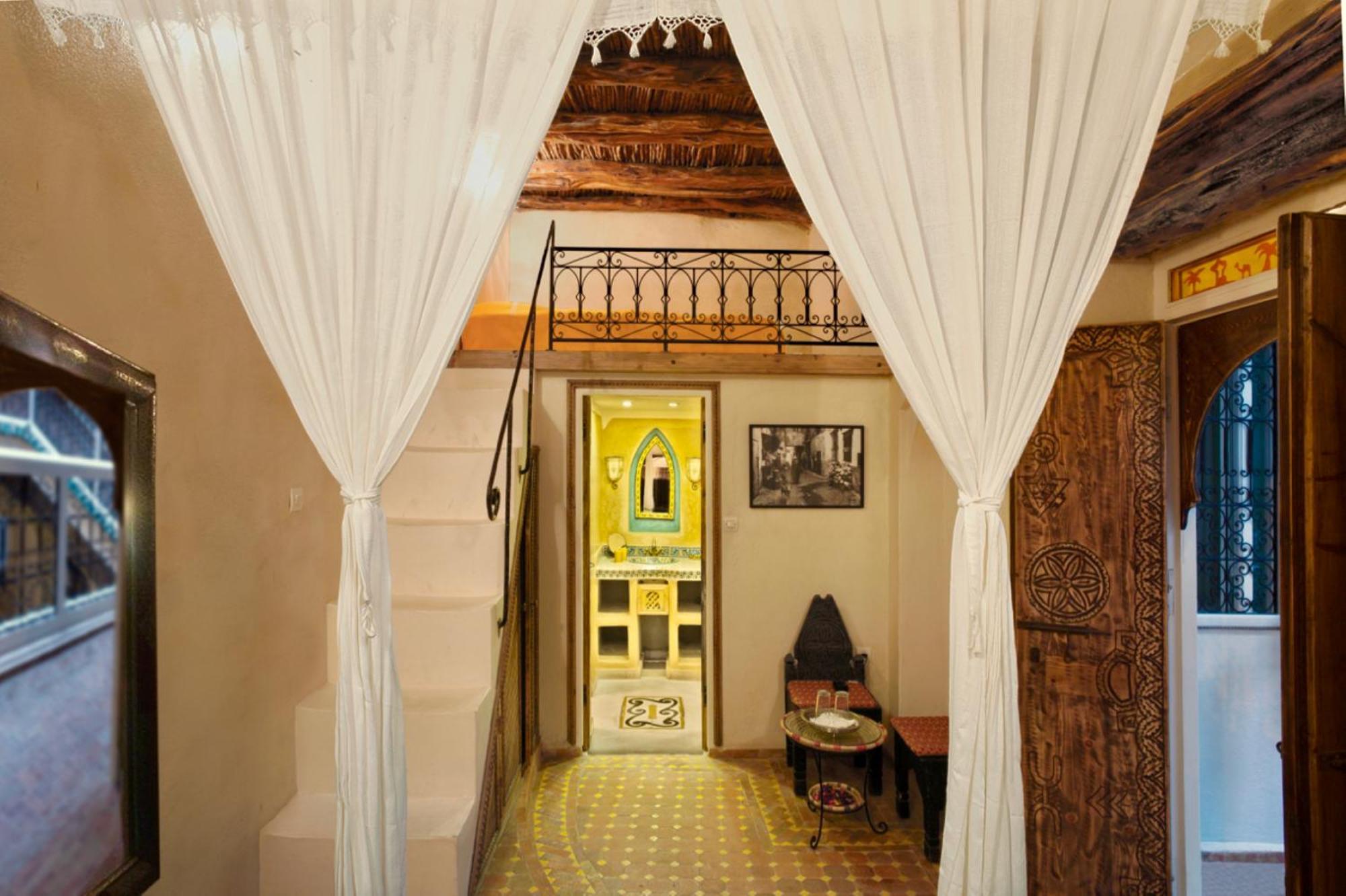 Au Riad Laylati Szavíra Kültér fotó