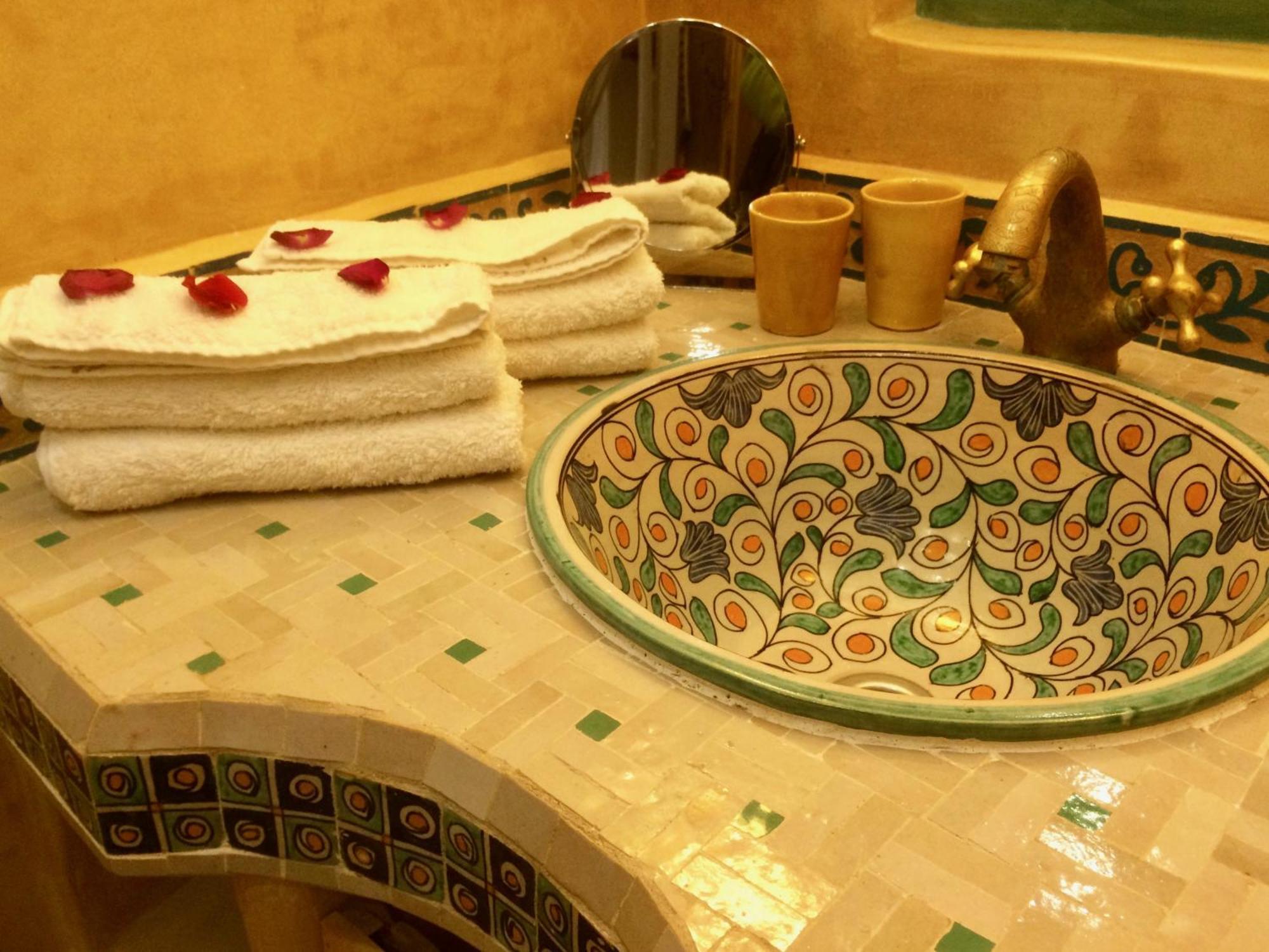 Au Riad Laylati Szavíra Kültér fotó