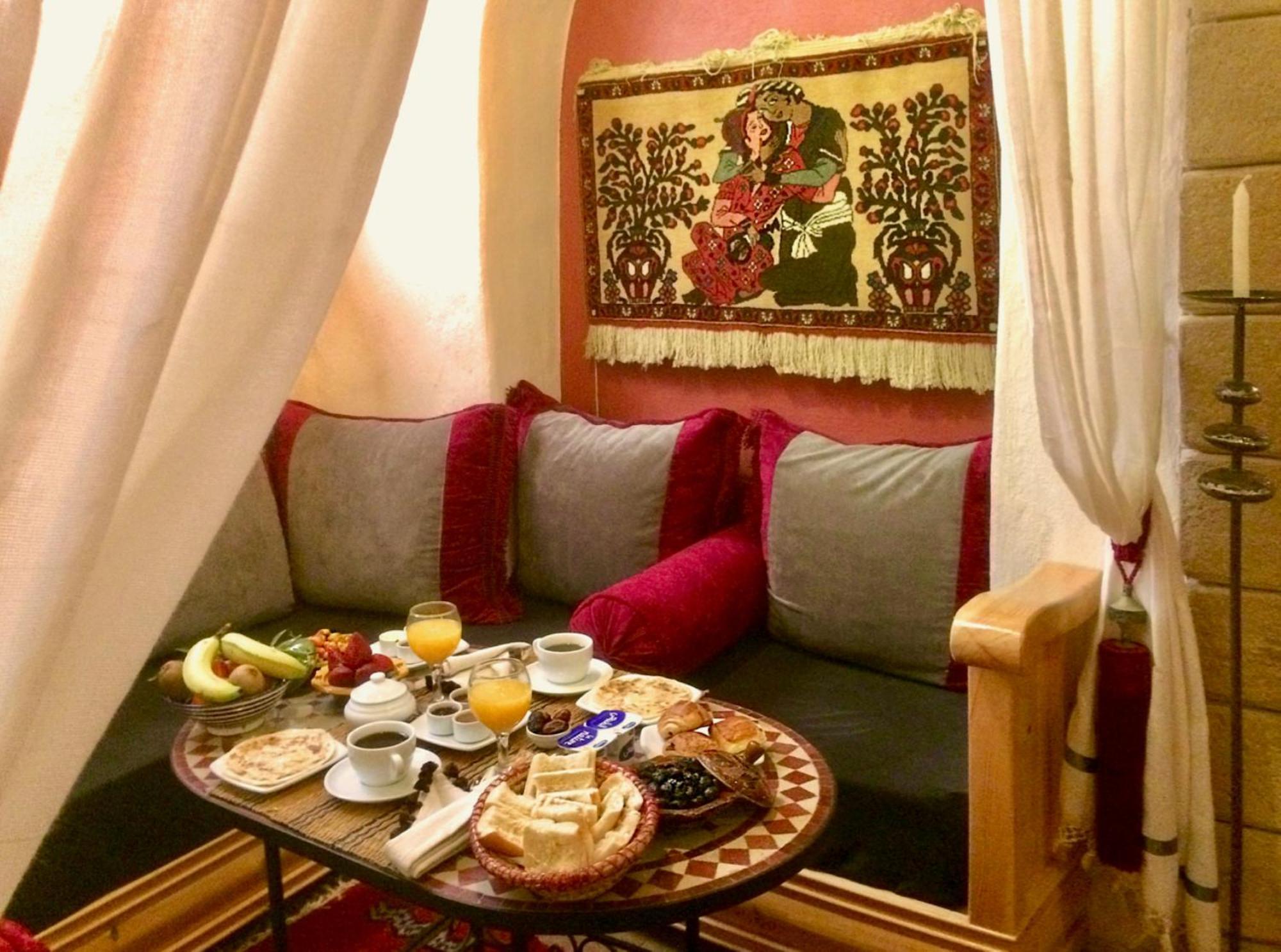 Au Riad Laylati Szavíra Kültér fotó